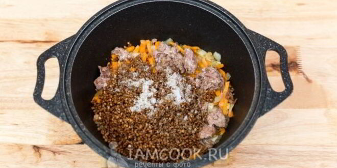 Рецепт гречневой каши с тушенкой по-армейски