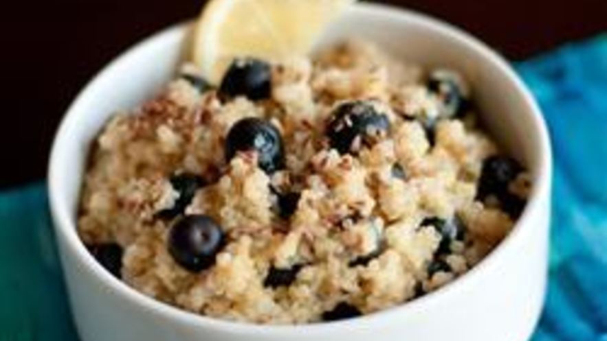 Рецепт каши из киноа с ягодами