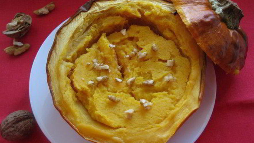 Рецепт каши из тыквы в тыквенном горшочке с грецкими орехами