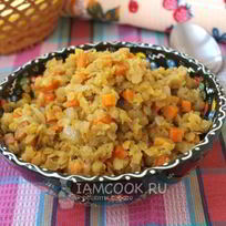 Каша из красной чечевицы с морковью и изюмом