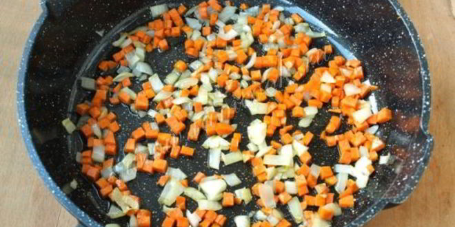 Рецепт каши из красной чечевицы с морковью и изюмом