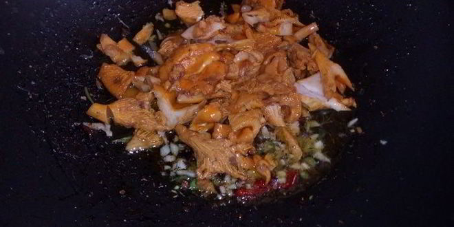 Рецепт поленты с лисичками в сливочном соусе