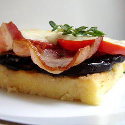 Рецепт Поленты с сезонными овощами и беконом