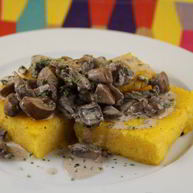 Рецепт Жареной поленты в соусе из лесных грибов и чеснока