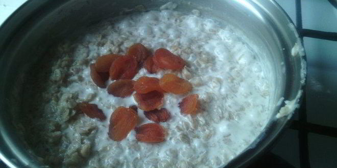 Рецепт овсяной каши с курагой