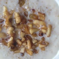 Рецепт Овсяной каши с яблоками и корицей