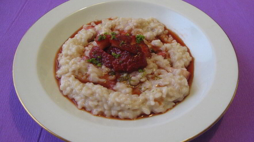 Рецепт рисовой каши с клубникой и кокосовым молоком