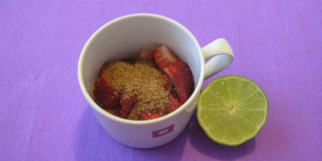 Рецепт рисовой каши с клубникой и кокосовым молоком