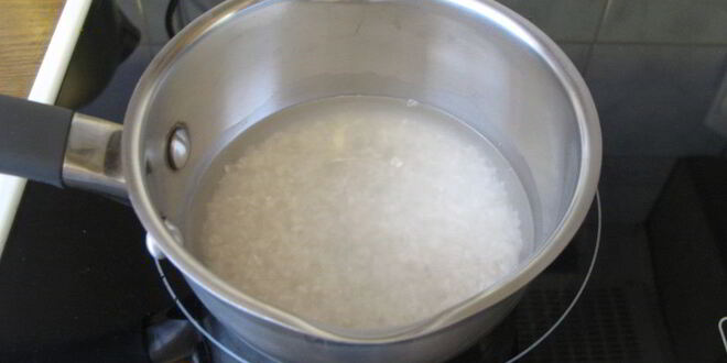 Рецепт рисовой каши с клубникой и кокосовым молоком