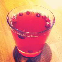 Безалкогольный пунш из клюквы