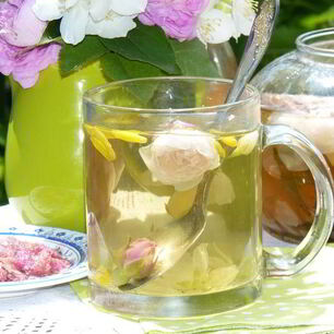 Рецепт Летнего цветочного чая для подруг