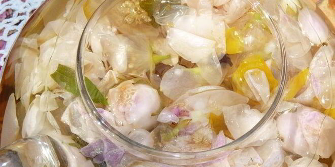 Рецепт летнего цветочного чая для подруг