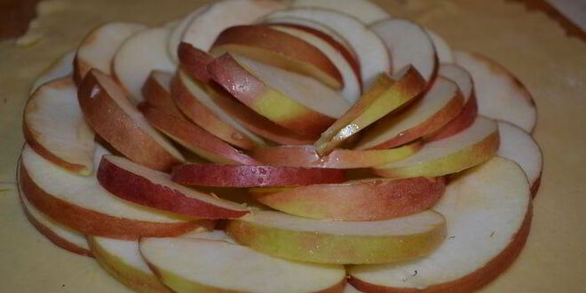 Рецепт яблочной галеты чайной роза