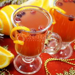 Рецепт Глинтвейна из белого вина с апельсином и клюквой