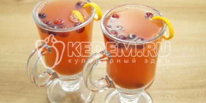 Рецепт глинтвейна из белого вина с апельсином и клюквой