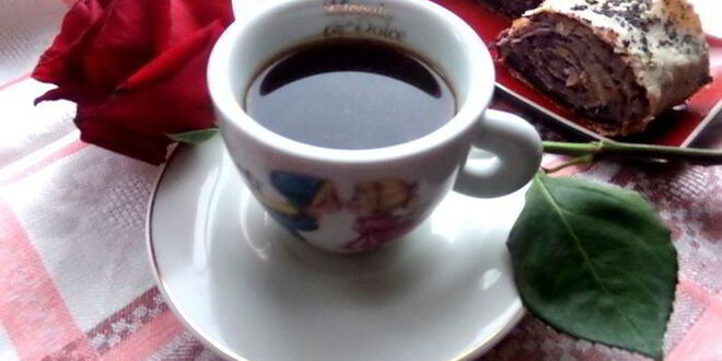 Рецепт карамельного кофе под сливочной шапочкой