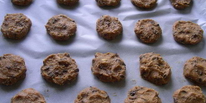 Рецепт хрустящих кофейных печений с шоколадом и грецкими орехами