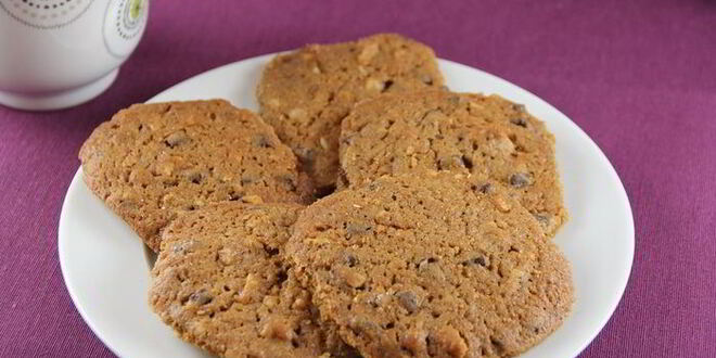 Рецепт хрустящих кофейных печений с шоколадом и грецкими орехами