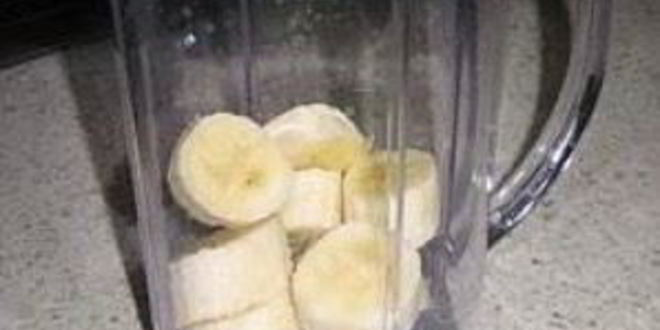 Рецепт бананова-черничного смузи