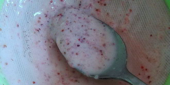 Рецепт клубнично-бананового смузи с клетчаткой из семян льна