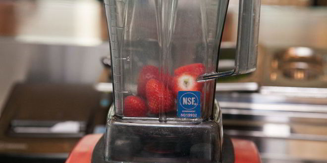 Рецепт клубничного смузи с овсянкой