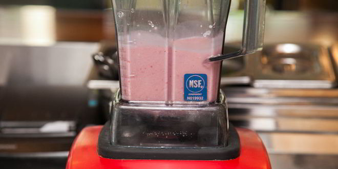 Рецепт клубничного смузи с овсянкой