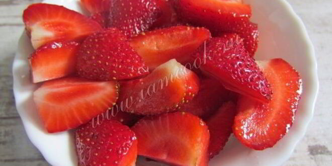 Рецепт клубничного смузи с овсяными хлопьями