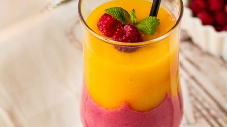 Рецепт смузей из малины и манго