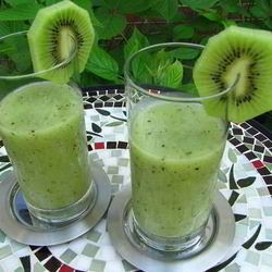 Рецепт Смузей с апельсиновым соком и киви