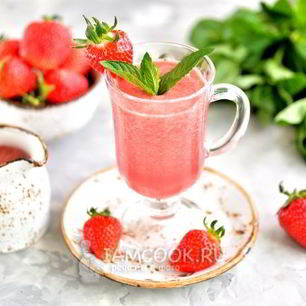 Рецепт Смузей с кокосовым молоком и клубникой