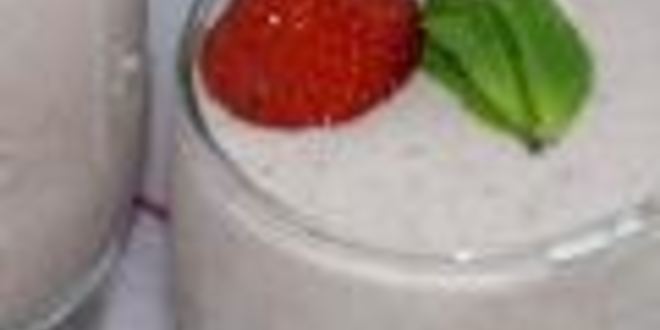 Рецепт ягодно-бананового смузи на кокосовом молоке