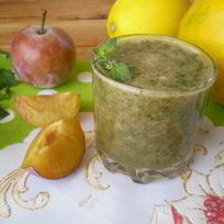 Вкусный зеленый коктейль