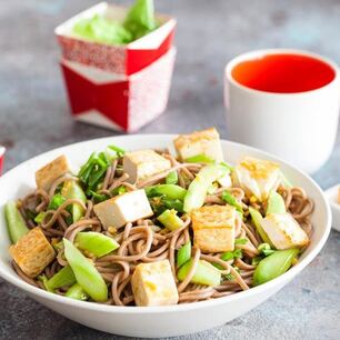 Рецепт Азиатского салата из гречневой лапши и тофу