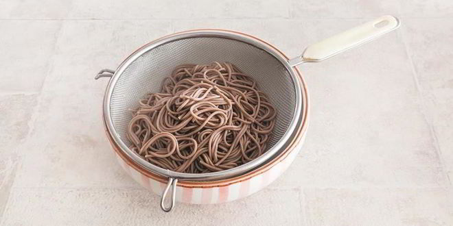 Рецепт азиатского салата из гречневой лапши и тофу