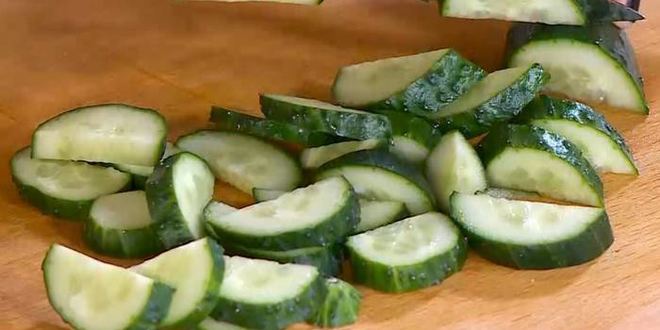 Рецепт греческого салата с жареным сулугуни