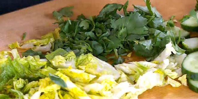 Рецепт греческого салата с жареным сулугуни