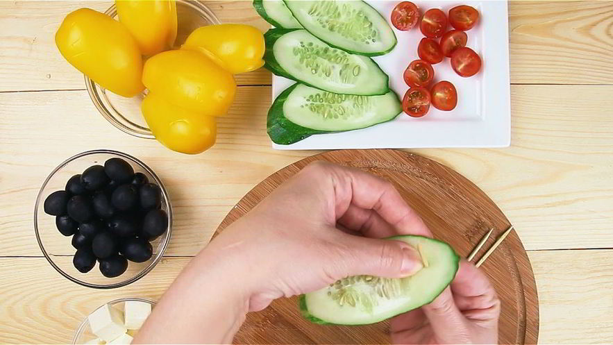 Рецепт греческого салата в лодочке из перца