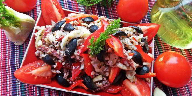 Рецепт гречневого салата с овощами и салями