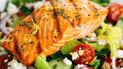 Рецепт Салата Греческого с семгой