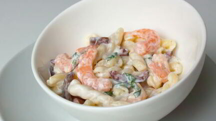 Рецепт Салата с креветками и пастой в греческом стиле