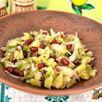 Рецепт Картофельного салата с гранатом и грецкими орехами
