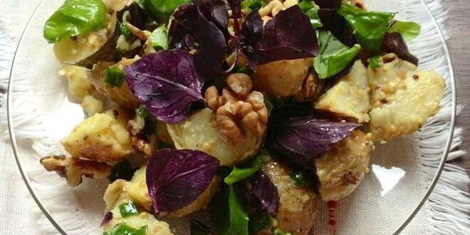 Рецепт картофельного салата с грецким орехом и базиликом
