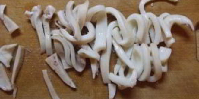 Рецепт картофельного салата с кальмарами