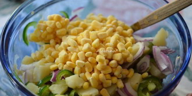 Рецепт картофельного салата с кукурузой и халапеньо