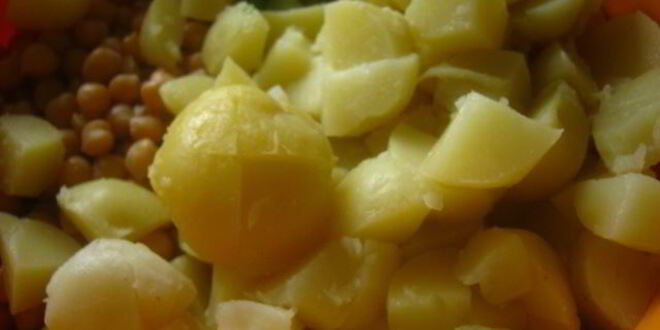 Рецепт картофельного салата с нутом и беконом