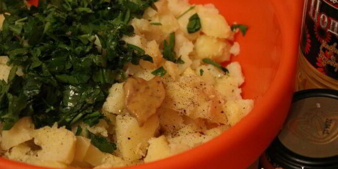 Рецепт картофельного салата с яйцом и зеленью