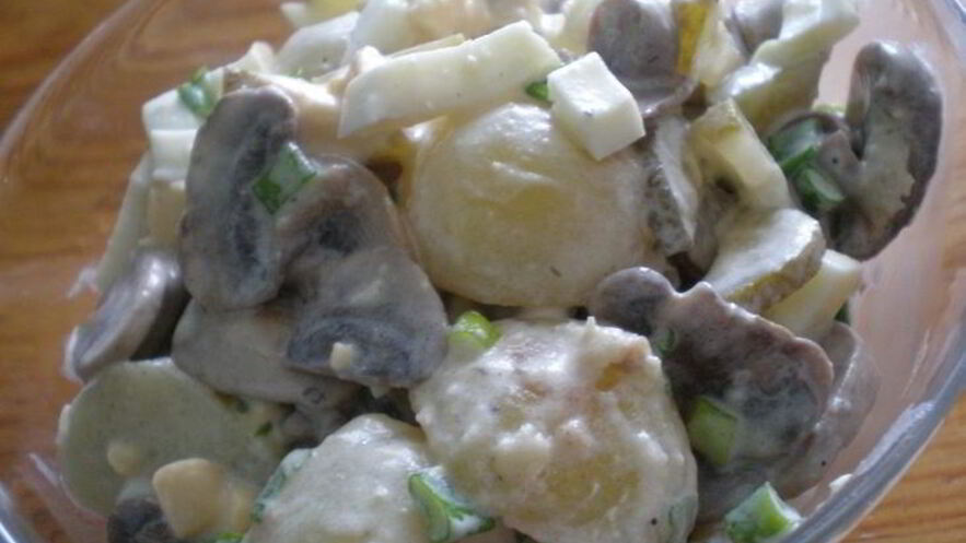 Рецепт салата картофельного с грибами