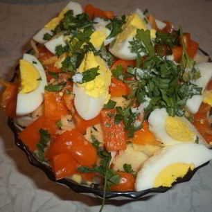 Рецепт Салата с картофелем, свеклой яблоками и болгарским перцем