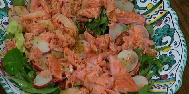 Рецепт салата с молодым картофелем, редисом и кижучем