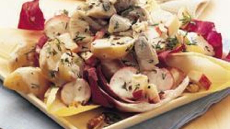 Рецепт теплого картофельного салата с маринованной сельдью